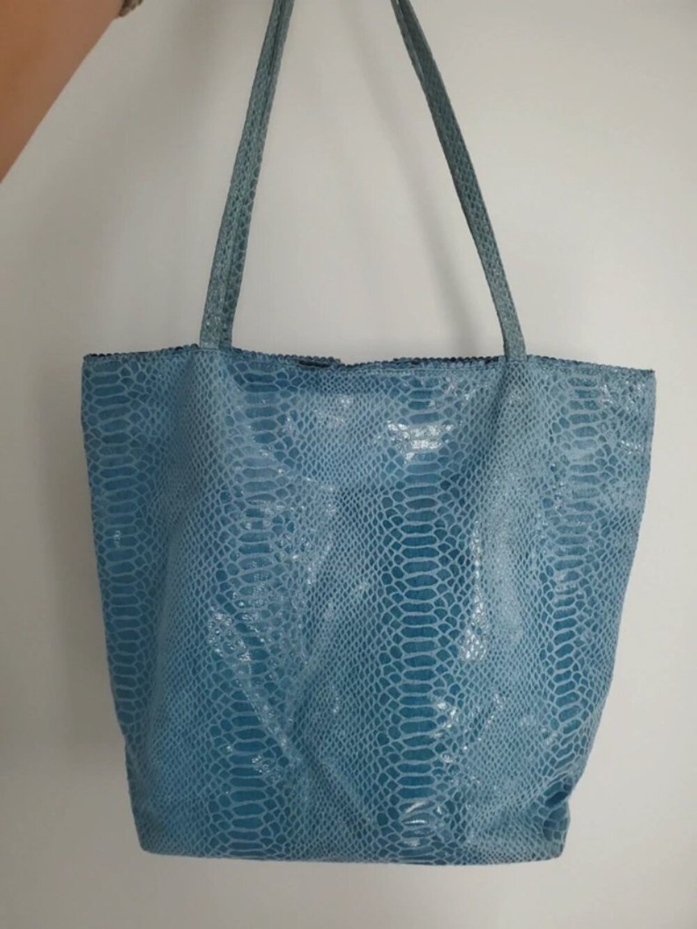 Carlos Falchi Vegan Python Texture Tote Turquoise Blue Fatto a Mano Shoulder Bag